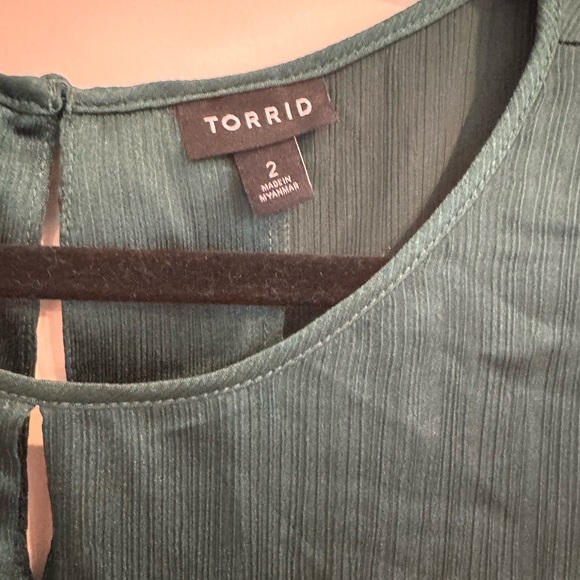 Beautiful Torrid Sleeveless Blouse - Picture 2 of 3
